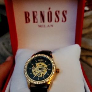 Benoss woman's watch